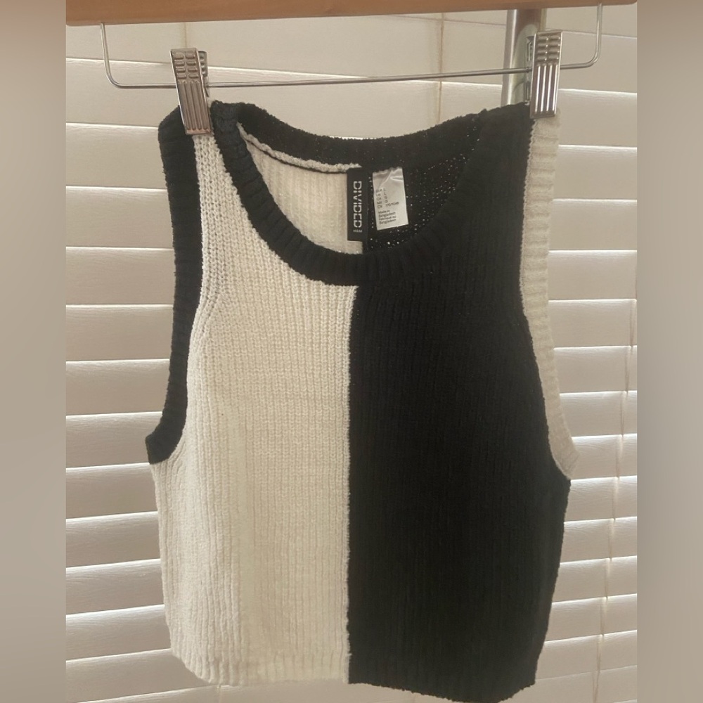 H&M Black and White Ribbed Knit Tank Top